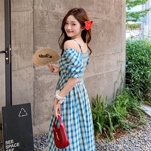 法式格纹泡泡袖吊带裙女夏新款复古温柔甜美超好看森系显瘦连衣裙图片