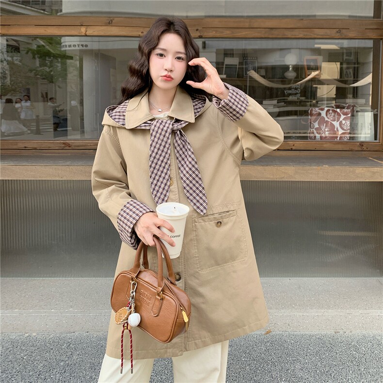 格纹拼接卡其色风衣女中长款秋季今年流行韩系巨好看小个子大衣,女装风衣,2C306
