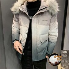 墨绿色