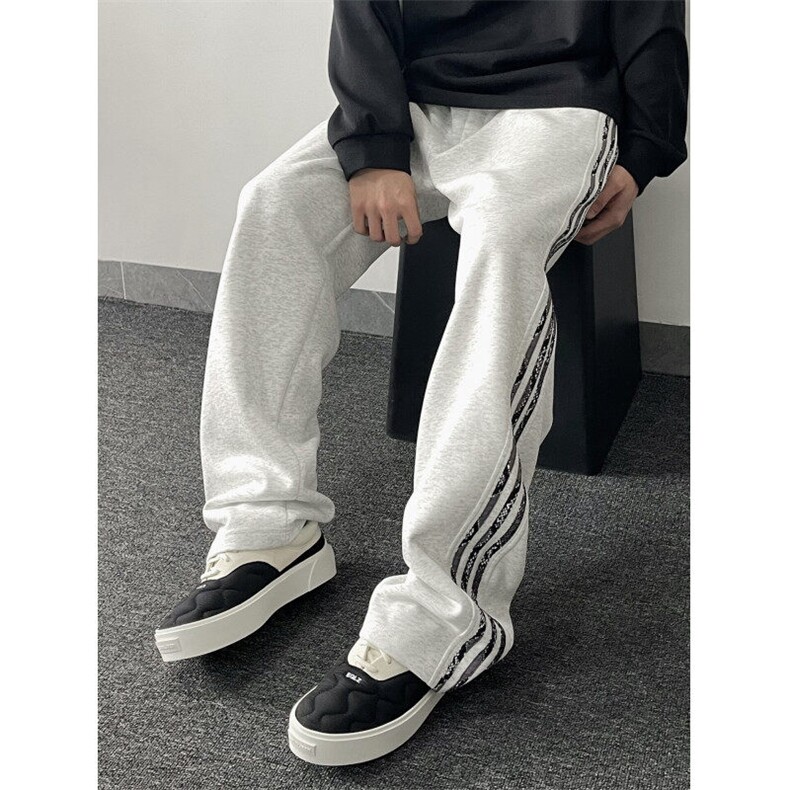 现货得物 蛇年限定蟒蛇纹路休闲裤 特P45图片