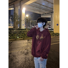 酒红色