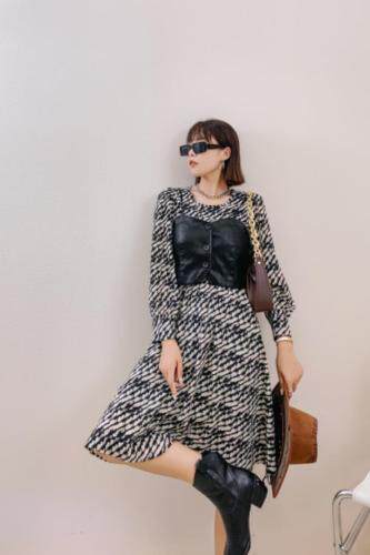 秋季新款连衣裙，女装连衣裙，芯俪歌 芭绯