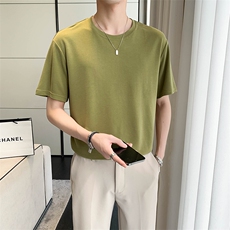 艳绿色