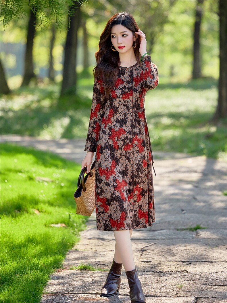 水衣源2408款针织提花中长款宽松连衣裙妈妈装,女装连衣裙,水衣源