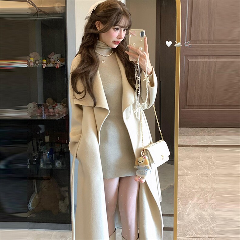 米白色呢子大衣女2025秋冬新款高级感日常中长款大翻领毛呢外套，女装毛呢外套，纪茹