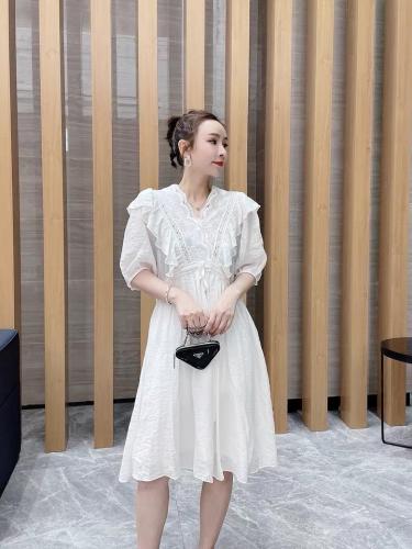 DG8102欧货2021夏季新款法式V领蕾丝镂空连衣裙,女装连衣裙,L·H·X
