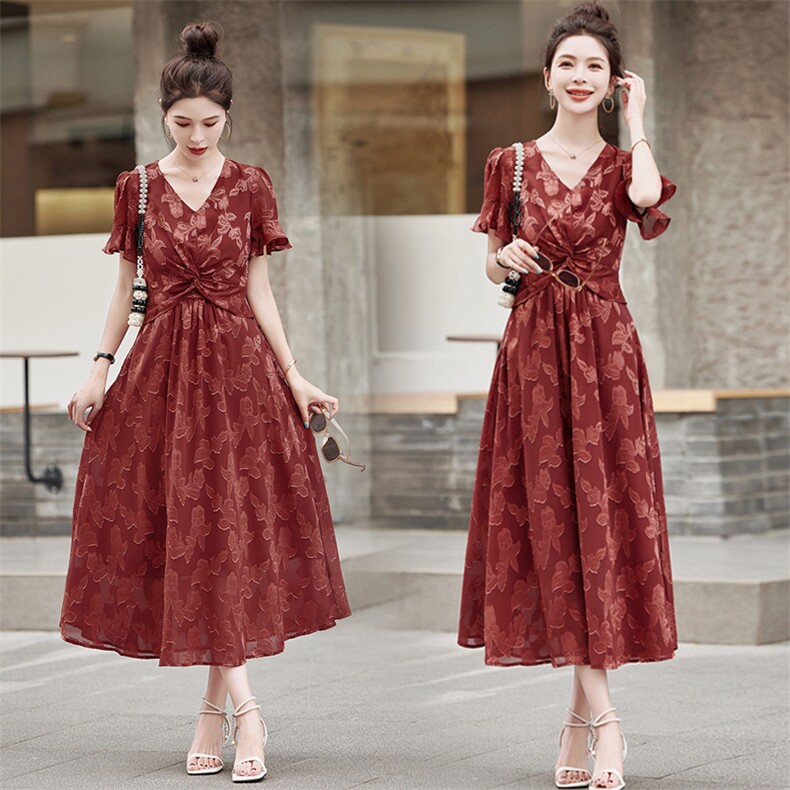 现货，新款提花连衣裙夏季气质设计感天丝重工刺绣连衣裙，女装连体裤，米雪儿