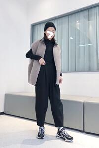 设计双面穿羊羔毛皮马甲，意法3277SFR图片