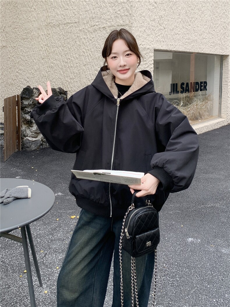 韩系工装风连帽派克服羊羔毛绒外套女冬2025新款保暖加厚加绒外套,女装短外套,艾米莉亚