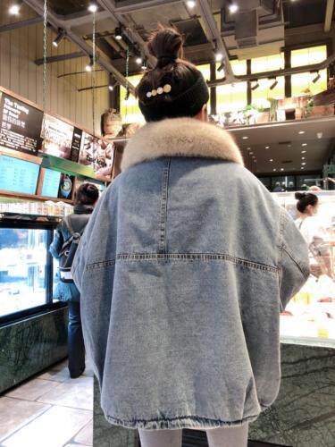加厚款真毛领牛仔外套图片