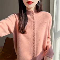 2026年秋季时尚百搭通勤简约休闲加厚镂空三角标，女装针织衫/毛衣，大美人包芯纱店