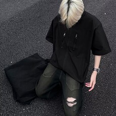 黑色