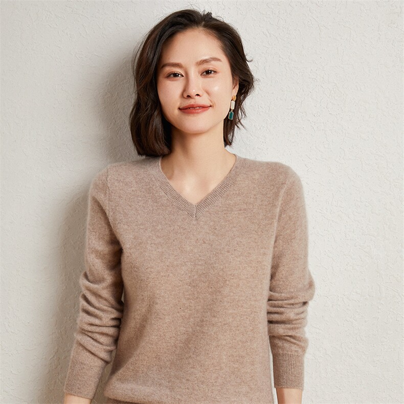 V领35%羊绒衫女2024秋冬新款低领大码宽松内搭打底针织衫纯色百搭，女装羊绒衫，缇曼羊绒