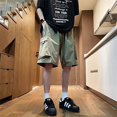 军绿色