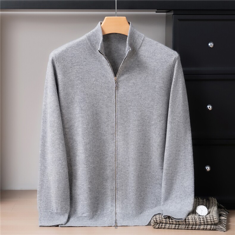 2025年秋季长袖青春流行半高领加厚拉链开衫，男装针织衫/毛衣，戎禾素
