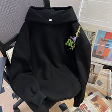 黑色