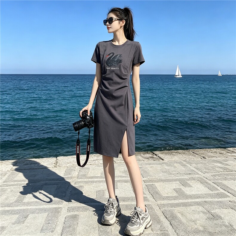 韩版时尚减龄连衣裙女夏款褶皱修身天鹅亮片开叉中长款灰色A字裙,女装连衣裙,江南