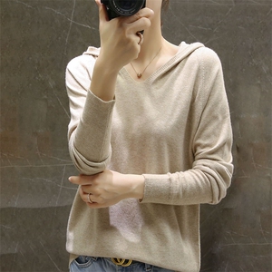 新款2022秋冬薄款女士V领羊毛帽衫 宽松套头显瘦打底连帽衫图片