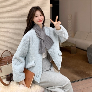 90羽绒服女2025冬新款女装时尚减龄围巾设计感丝绒菱形格保暖外套图片