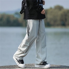 灰色