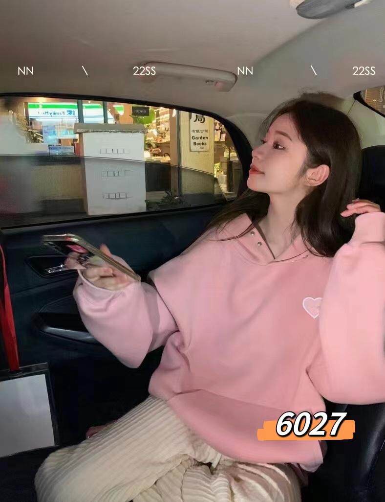 ??粉色加绒卫衣一杭，女装卫衣/绒衫，一杭