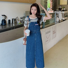 牛仔背带裙套装女夏季2023年新款设计小众小个子吊带连衣裙两件套，女装套装/套裙，一九零