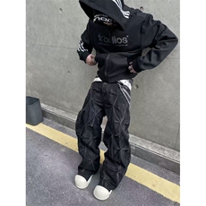 黑灰色