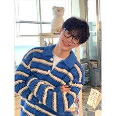 网红~早秋小奶狗蓝色条纹针织开衫W1516/P55，男装针织衫/毛衣，电商B350