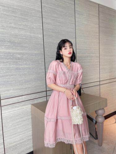 【现货】夏季新款韩版v领口袋蕾丝连体裙，女装，裴兔子