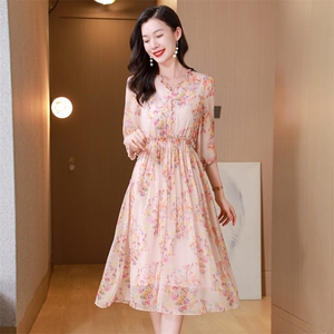 真丝连衣裙2025夏季新款大码女装衣服桑蚕丝高端精致气质碎花裙子图片