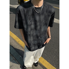 黑色