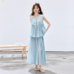 夏季新款现货！2026休闲风宽松版v领单排扣显瘦大裙摆两件套装女图片