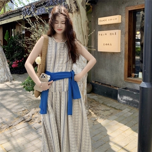复古碎花绝美法式连衣裙2025新款女初夏小香风超好看高级感背心裙图片