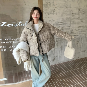 高级感轻熟风豹纹羽绒服女短款2025冬季气质设计感90绒立领面包服图片