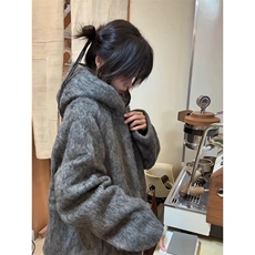 灰色