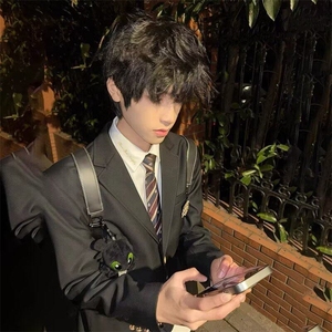 制服男徽章黑色西装外套男日系复古高级感学院风休闲西服潮图片