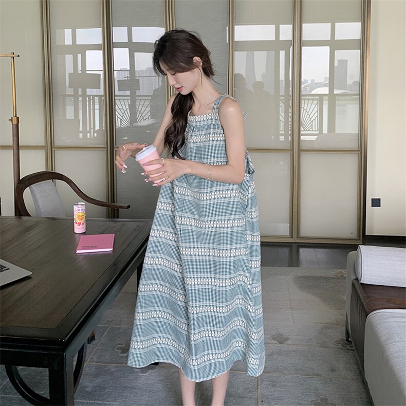 多巴胺穿搭夏日无袖吊带裙女中长款2024夏新款宽松减龄格纹连衣裙,女装连衣裙,2C201