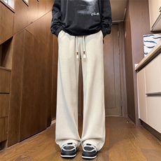 米白色