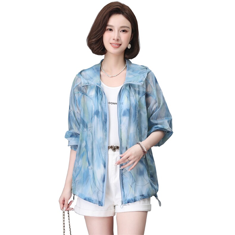 印花防晒衣女短款夏季薄款外套2026新款轻薄宽松连帽防晒服,女装短外套,板酷
