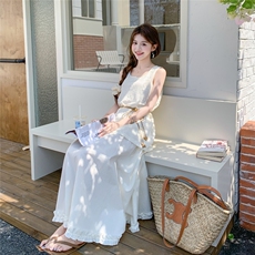 白色假两件刺绣花边连衣裙2025新款女春夏小香风流行高级感背心裙，女装连衣裙，2C159