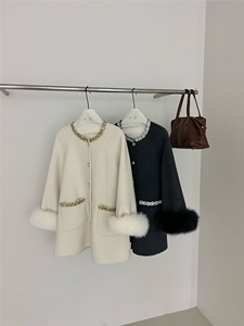 【依嘟】狐狸毛袖手工钻领女富家千金感小个子羊毛外套(配可拆卸图片