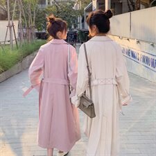 2024春装新款中长款英伦风简约风衣修身系带外套女连衣裙，女装风衣，红依娜