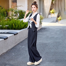 休闲牛仔时尚套装女2025春新款超火韩系穿搭洋气马甲阔腿裤三件套，女装套装/套裙，伊仟回