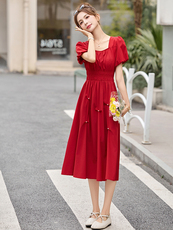 法式气质赫本风小红裙子女2025年夏季高级感泡泡袖收腰红色连衣裙，女装连衣裙，玖莱伊