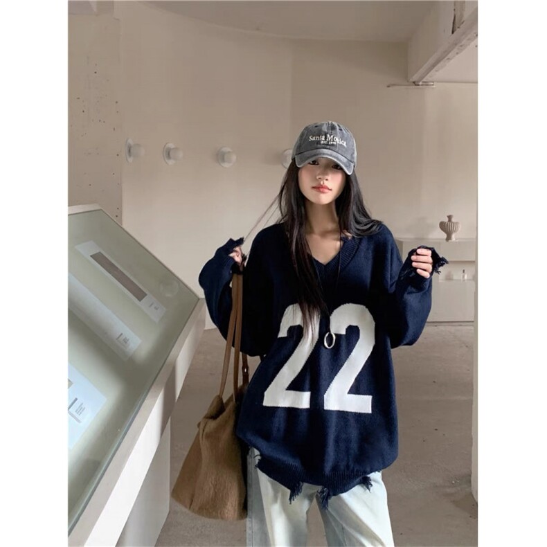 MM104-P68 v领破边宽松百搭毛衣女气质毛针织衫 运动风撞色字母图片