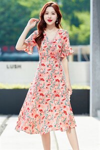 2025新款大码女装夏季荷叶边显瘦a字裙胖妹妹遮肚雪纺碎花连衣裙图片