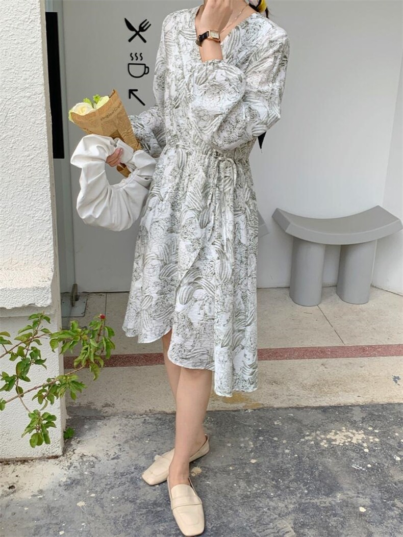 现货写意印花连衣裙，女装连衣裙，汐美