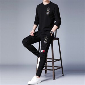 中青年男士秋季运动套装长袖圆领t恤两件套休闲印花纯色套装图片