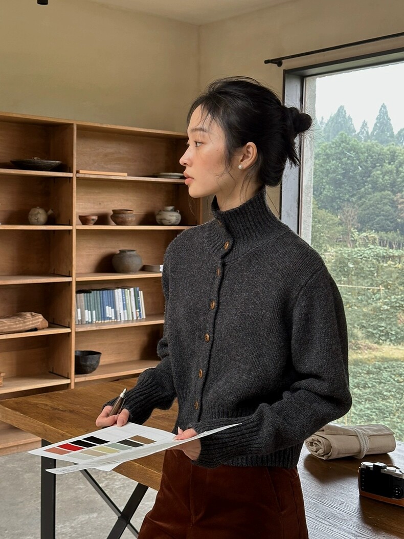 2025舒适百搭秋冬新款加厚立领开衫纽扣长袖,针织衫/毛衣,端硕羊绒