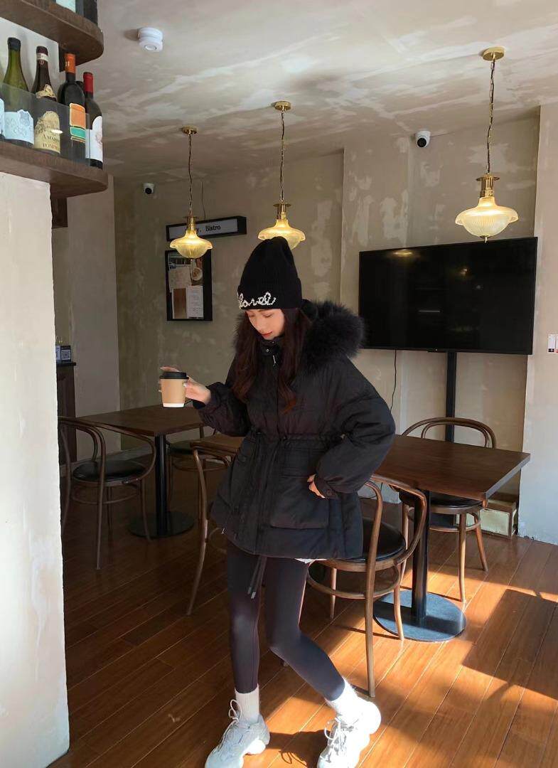 冬季新款夜光面料大毛领羽绒服，女装羽绒服，谦度